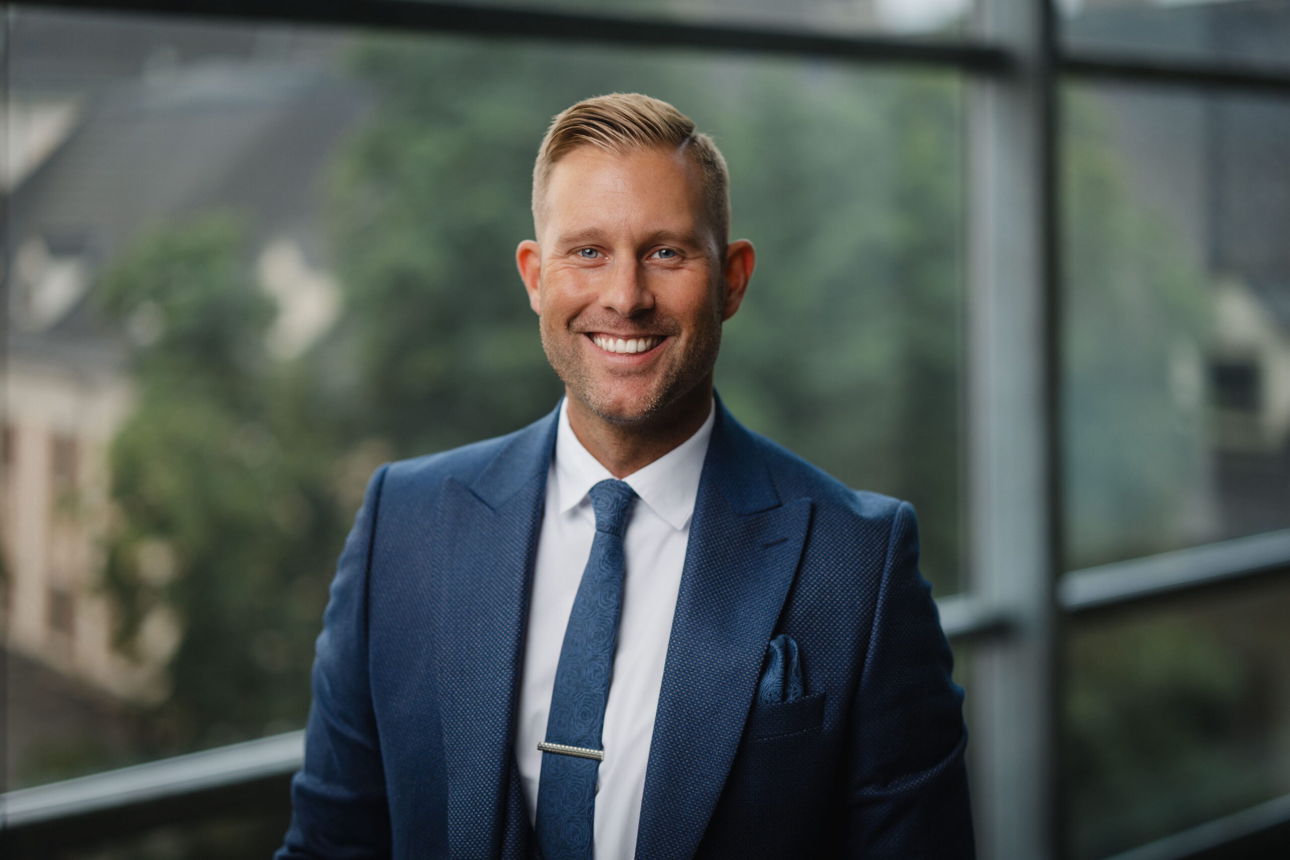 Portrait Anwalt Rechberger mit Sakko